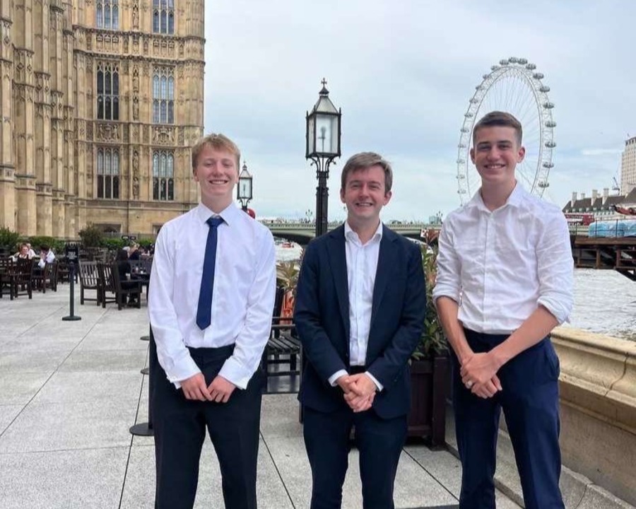Tom Rutland MP for East Worthing and Shoreham with work experience students in Parliament.