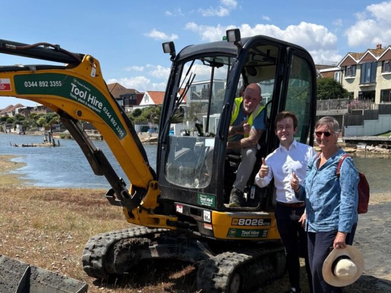 Tom Rutland MP and Cllr Pauline Higgins at Widewater Lagoon.